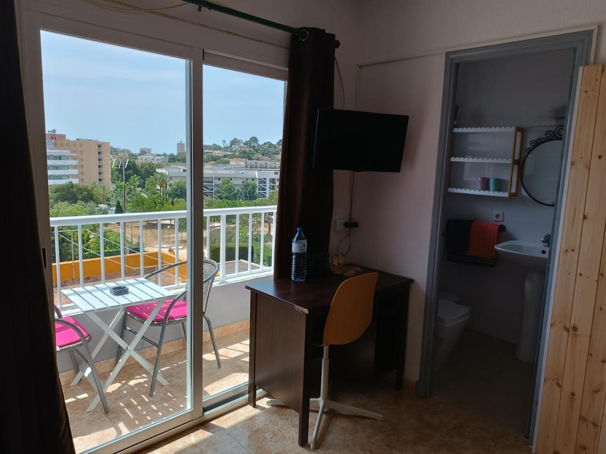 Hostal Belgica Palmanova Buitenkant foto