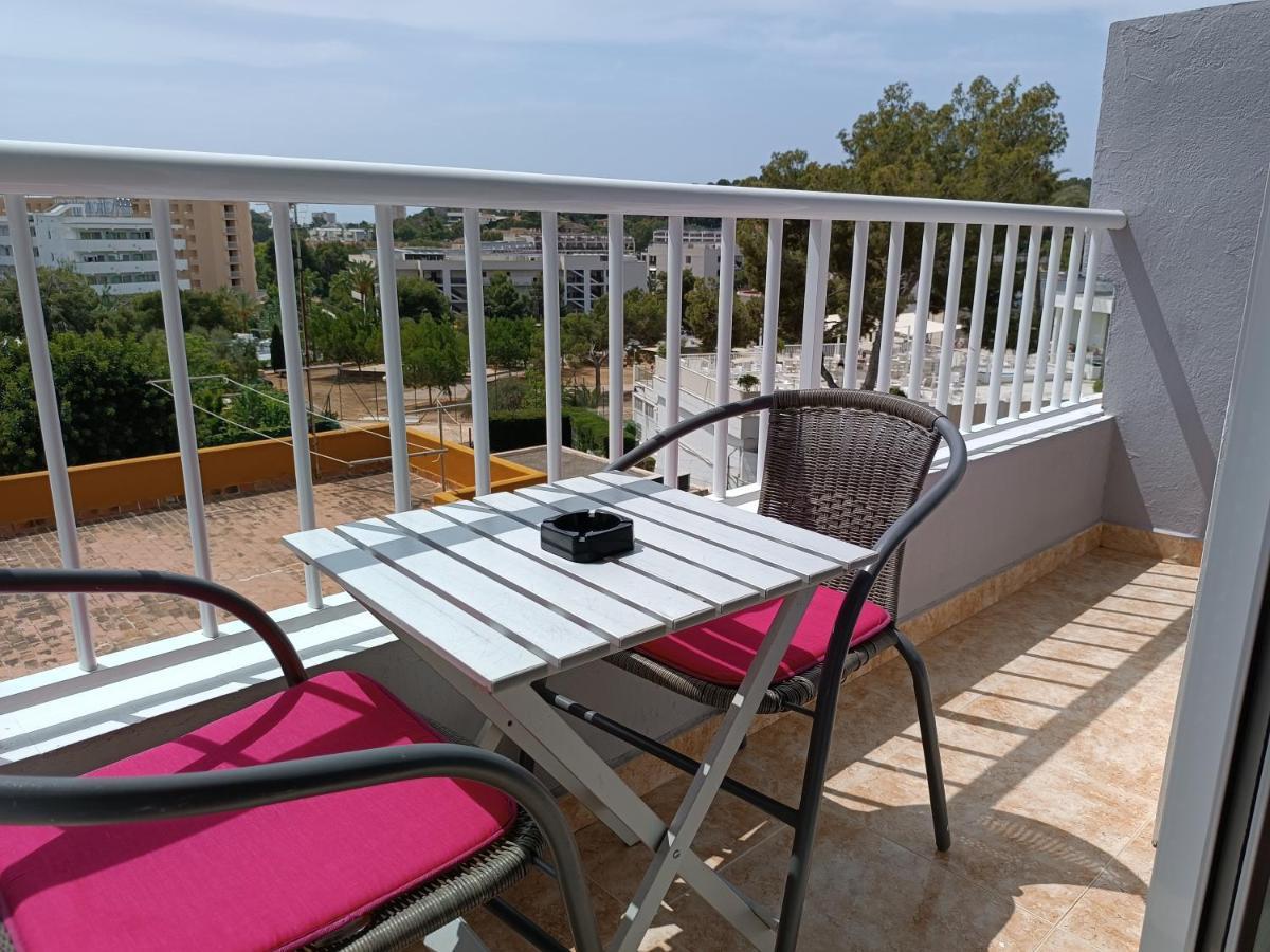 Hostal Belgica Palmanova Buitenkant foto