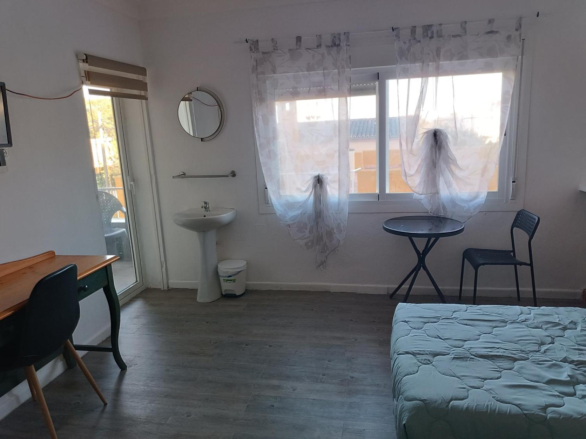 Hostal Belgica Palmanova Buitenkant foto