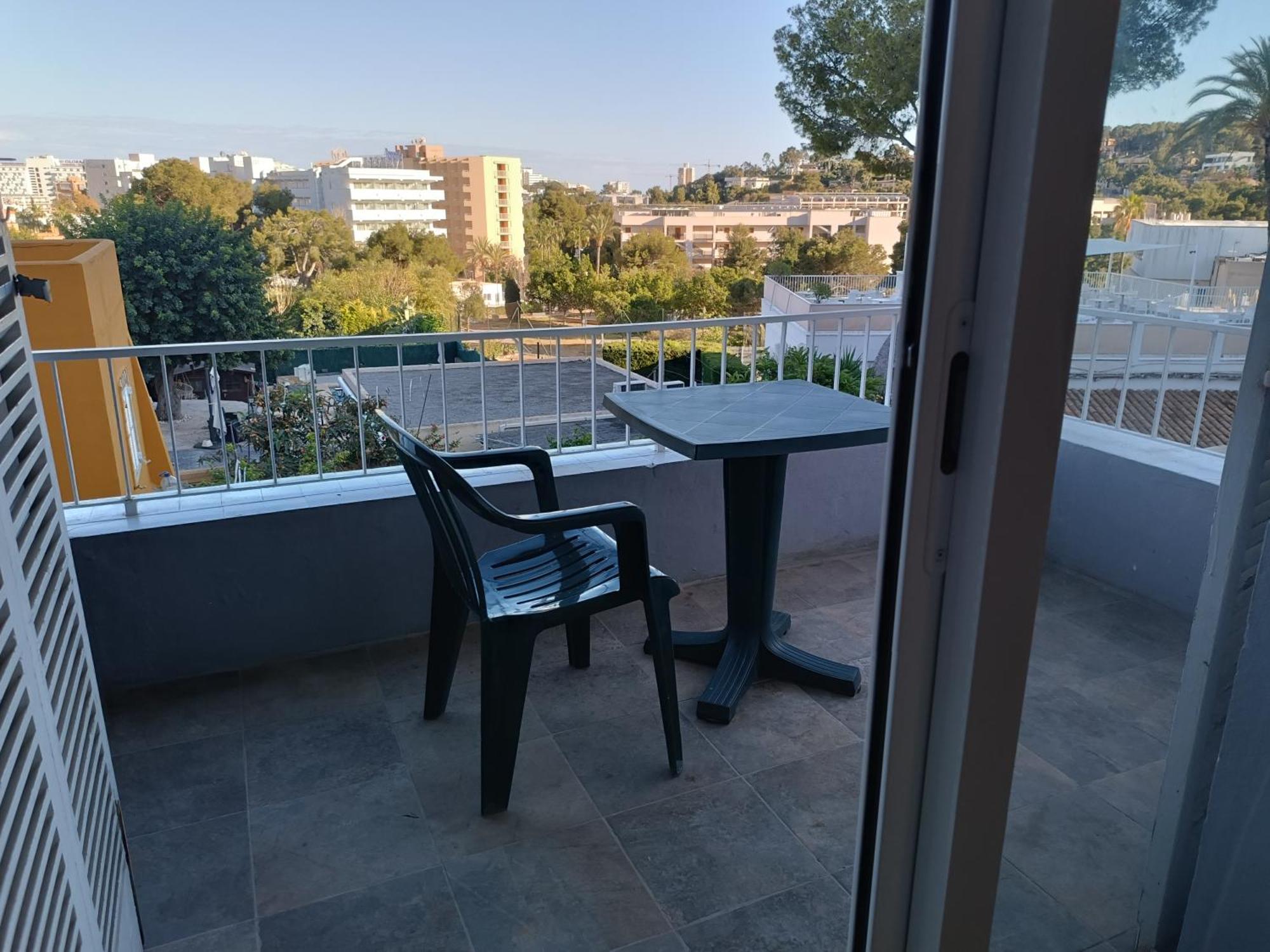 Hostal Belgica Palmanova Buitenkant foto
