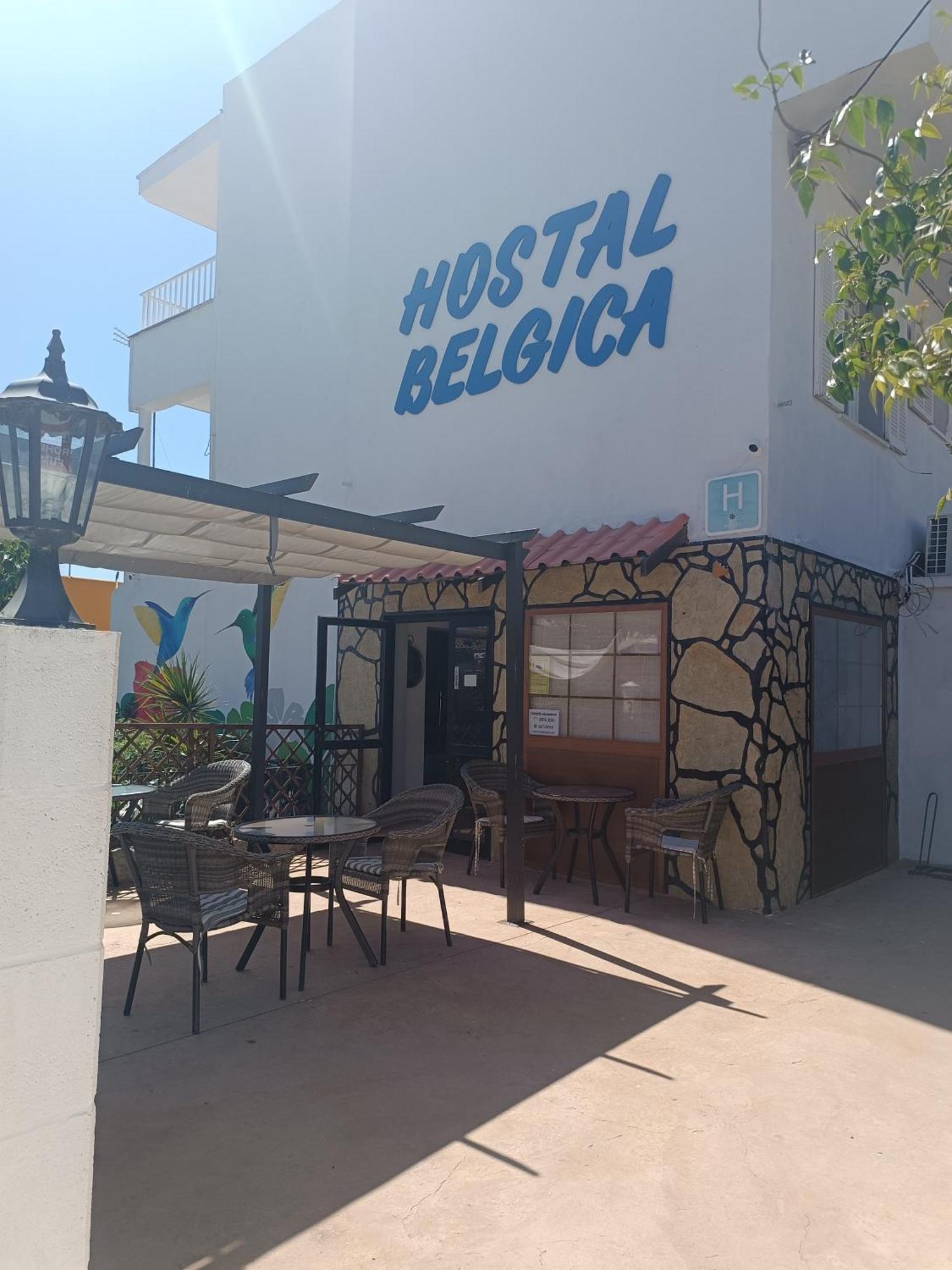 Hostal Belgica Palmanova Buitenkant foto
