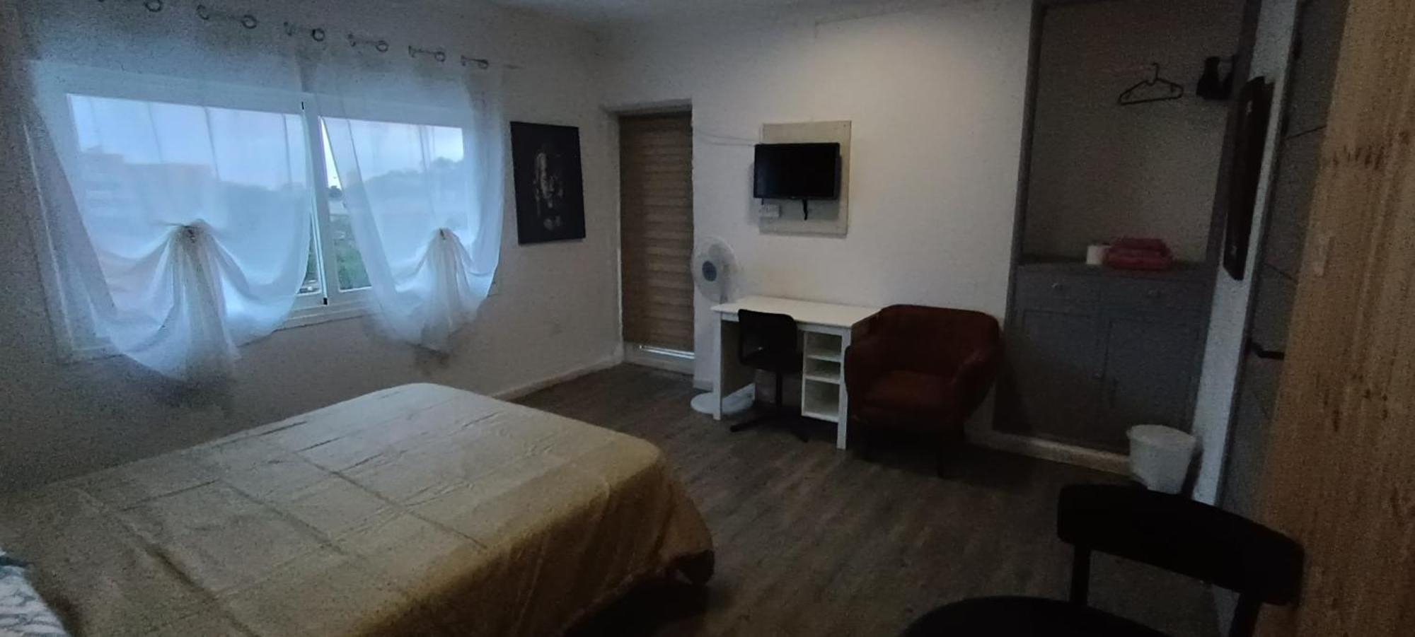 Hostal Belgica Palmanova Buitenkant foto